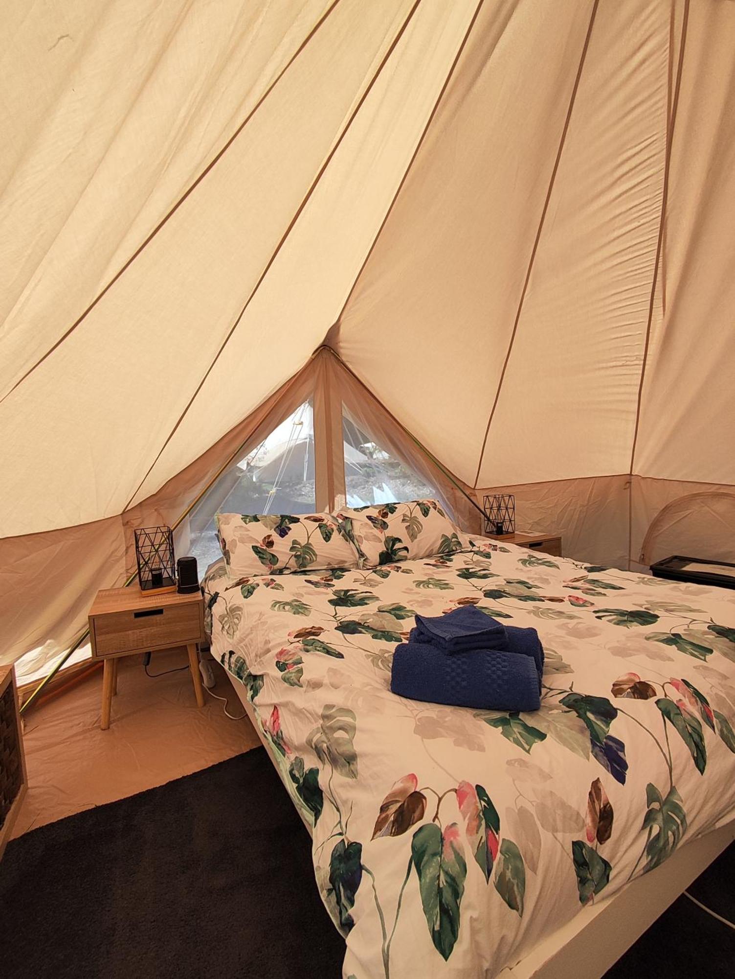 Glamping At Zeehan Bush Camp Esterno foto